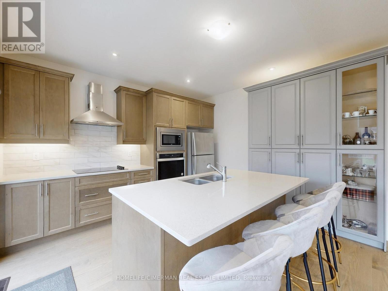 16 MORNINGSTAR AVENUE - 19