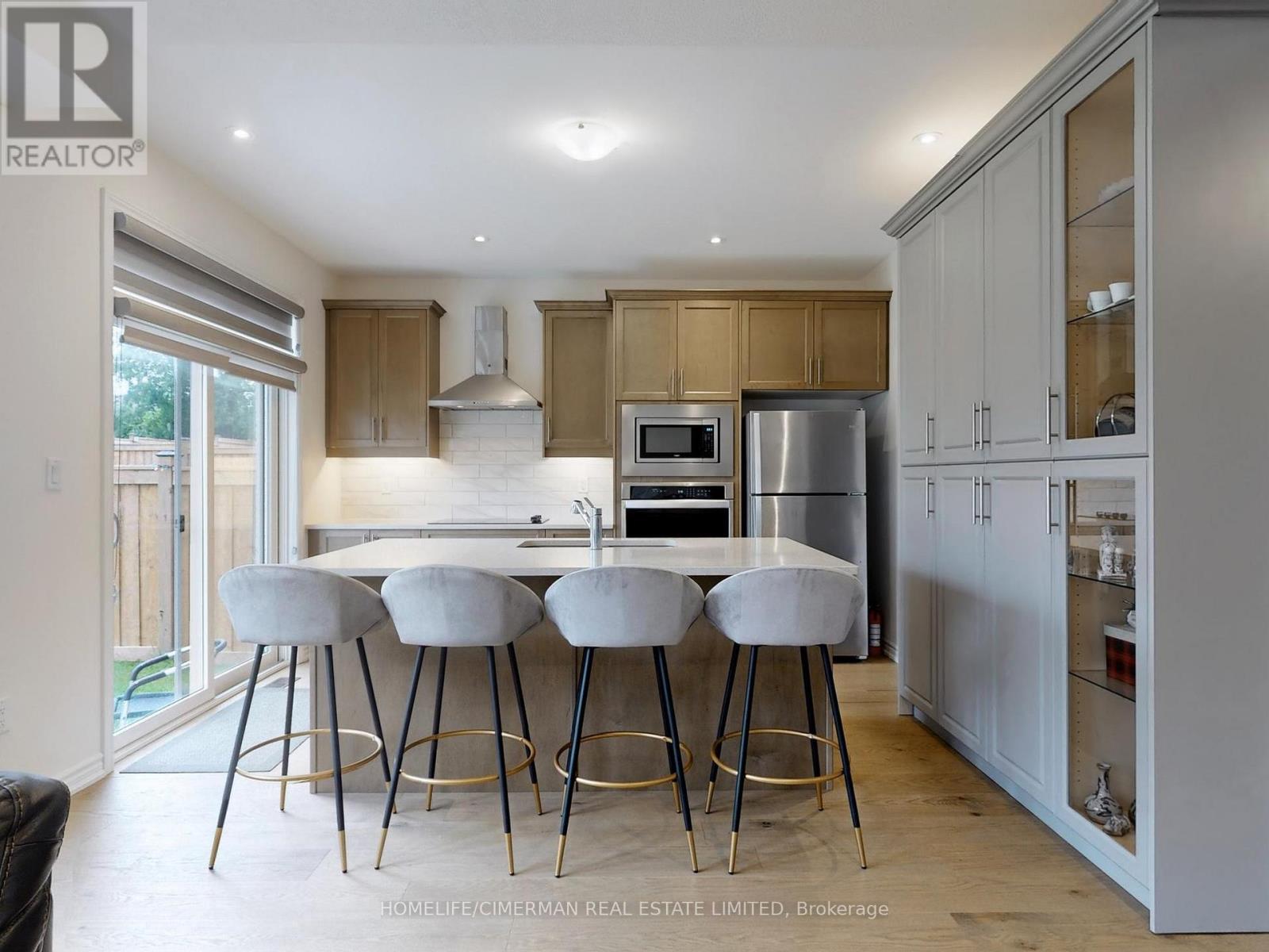 16 MORNINGSTAR AVENUE - 21