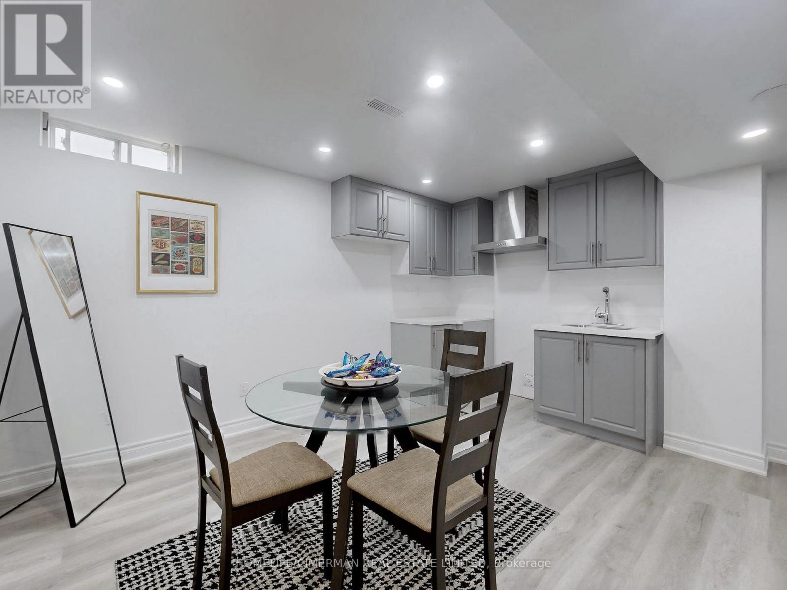 16 MORNINGSTAR AVENUE - 37