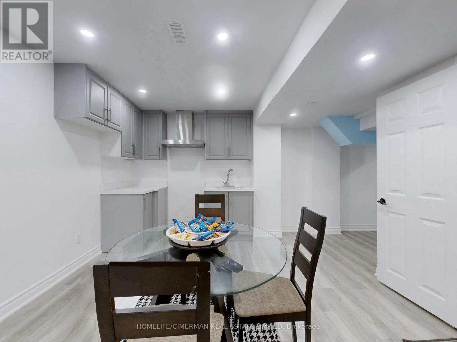 16 MORNINGSTAR AVENUE - 40