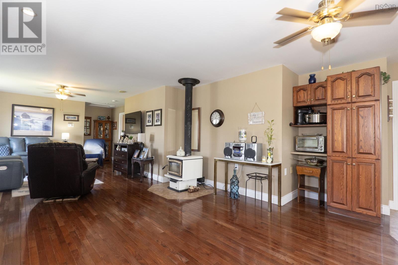 28 Jackson Point Road - 20