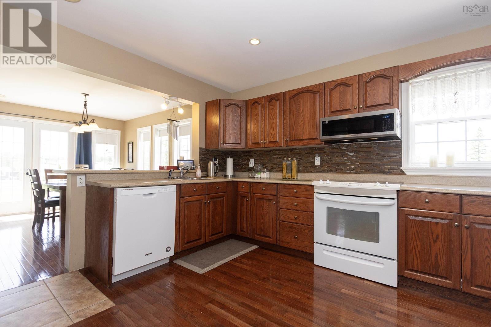 28 Jackson Point Road - 19