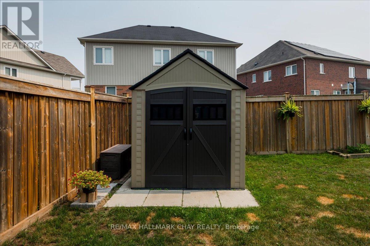 27 BLANCHARD CRESCENT - 17