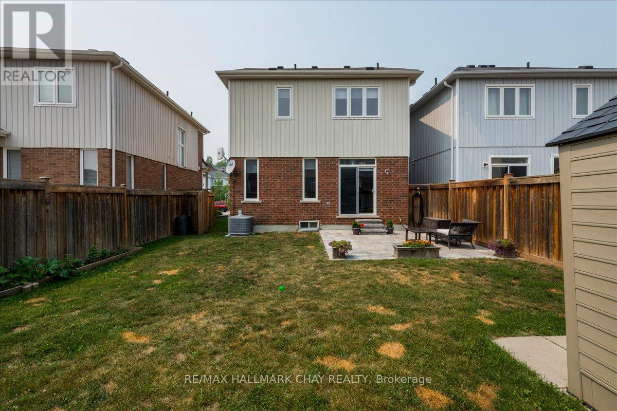27 BLANCHARD CRESCENT - 18