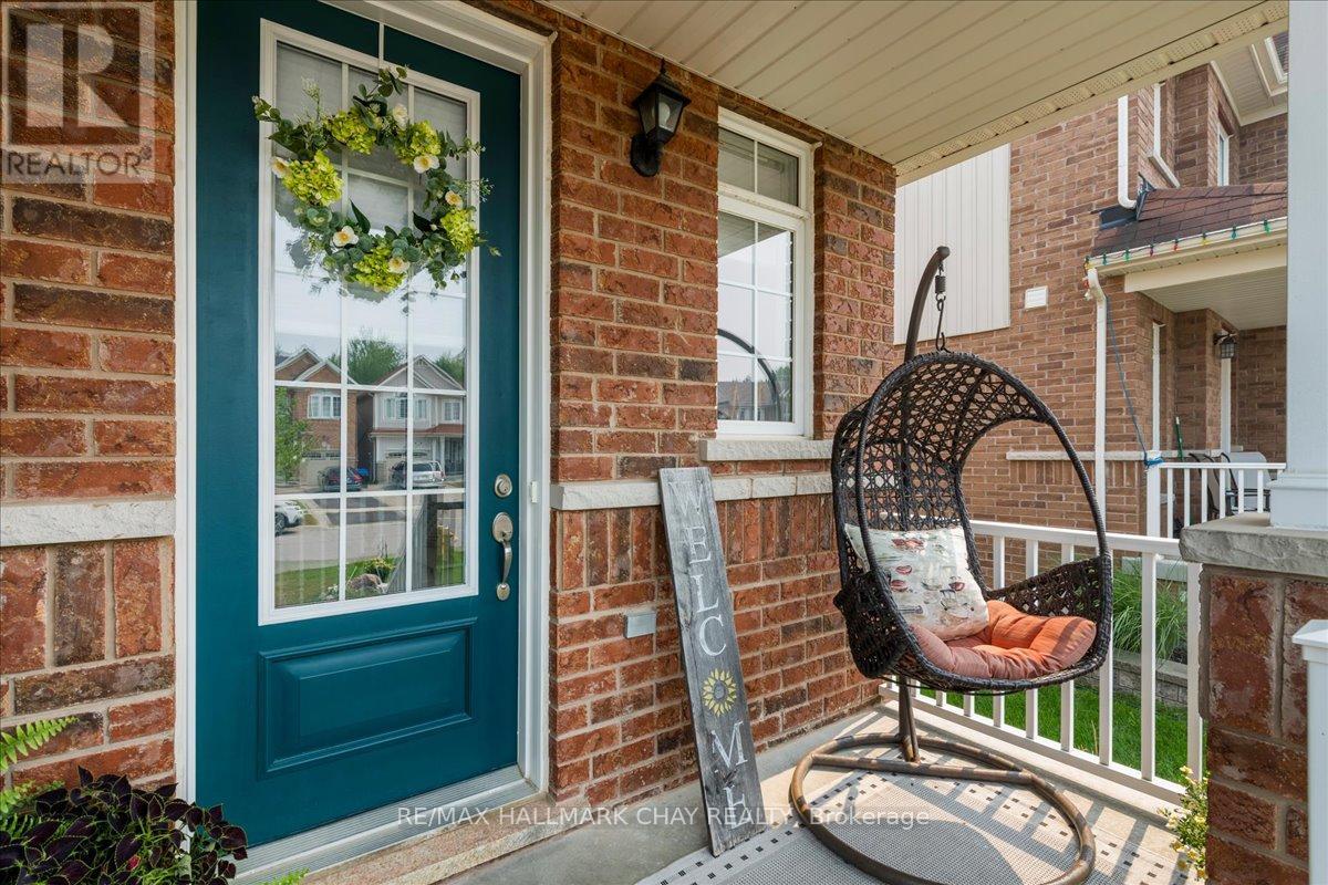 27 BLANCHARD CRESCENT - 2