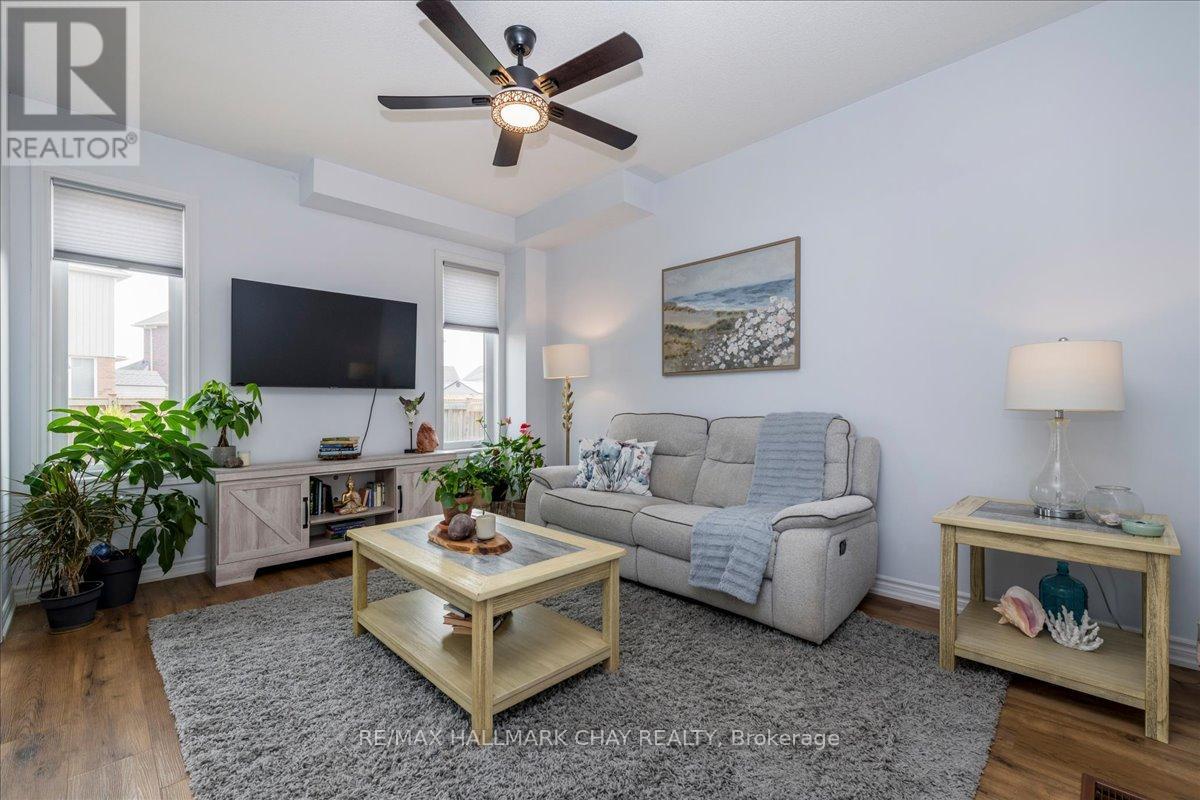 27 BLANCHARD CRESCENT - 4