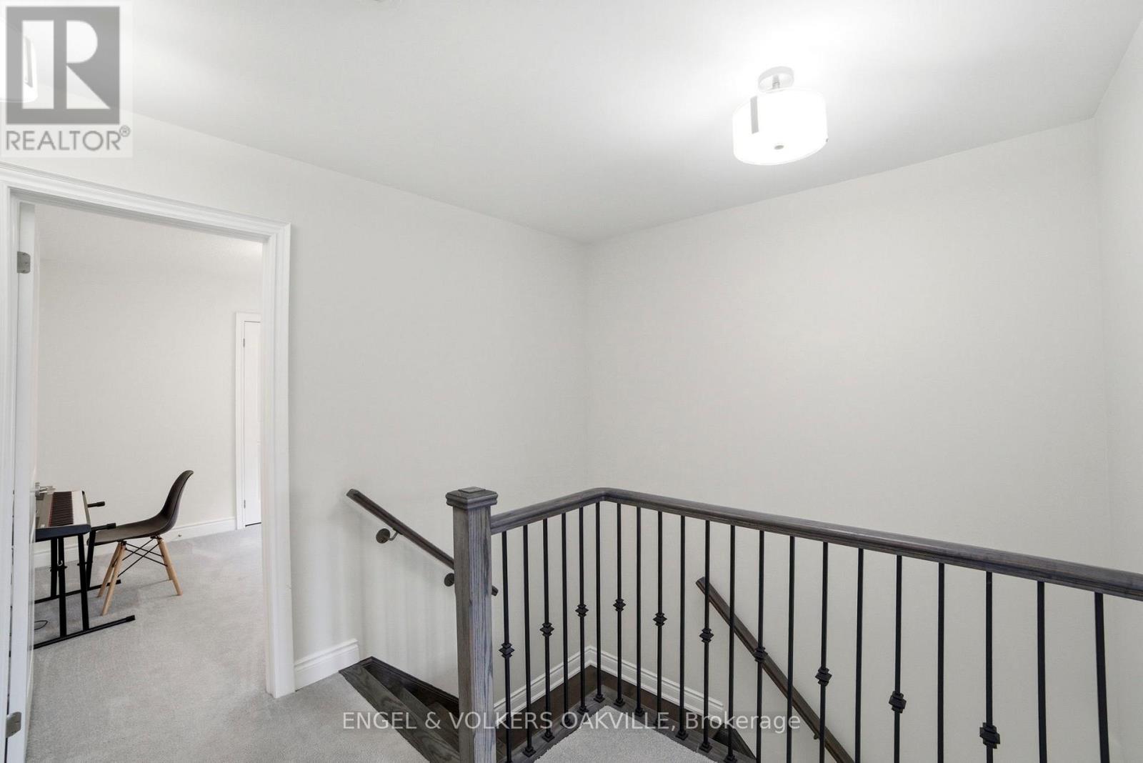 183 SUTHERLAND AVENUE - 12