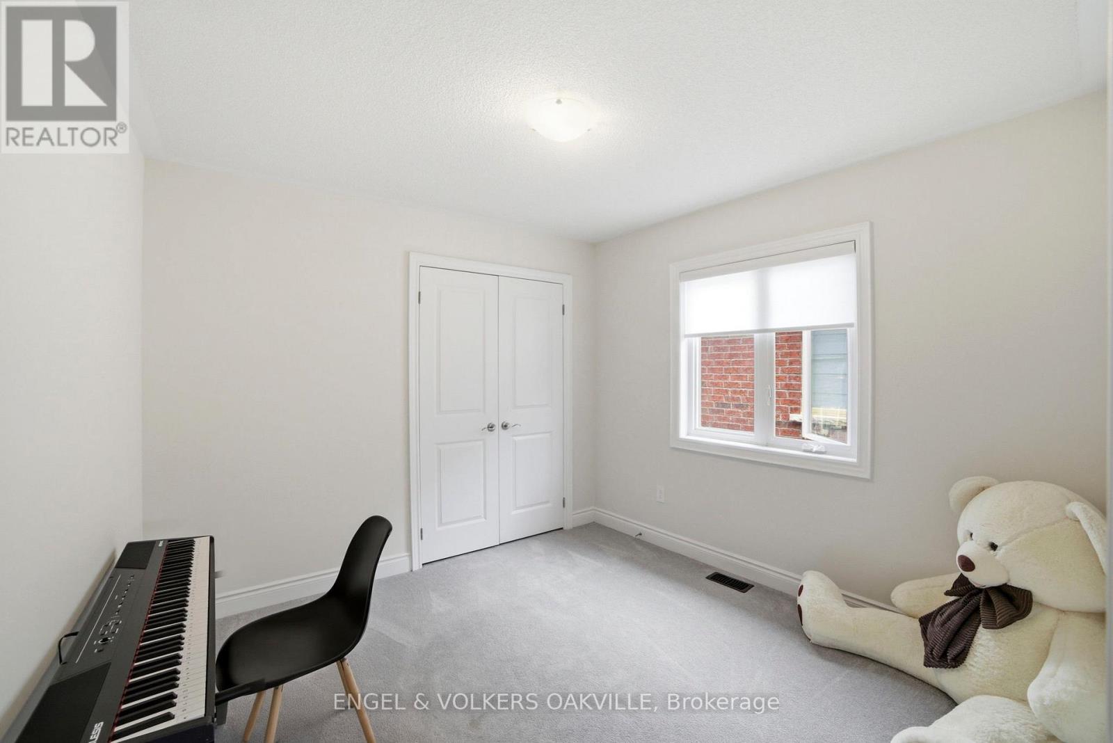 183 SUTHERLAND AVENUE - 15