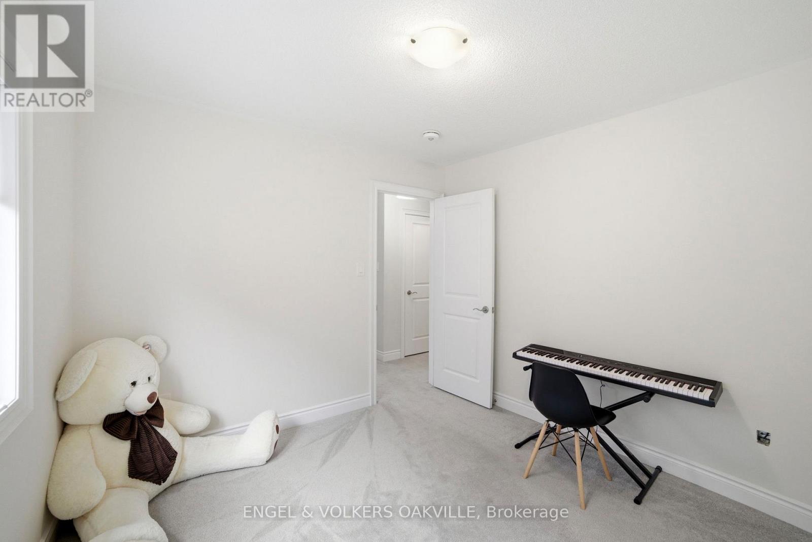 183 SUTHERLAND AVENUE - 16