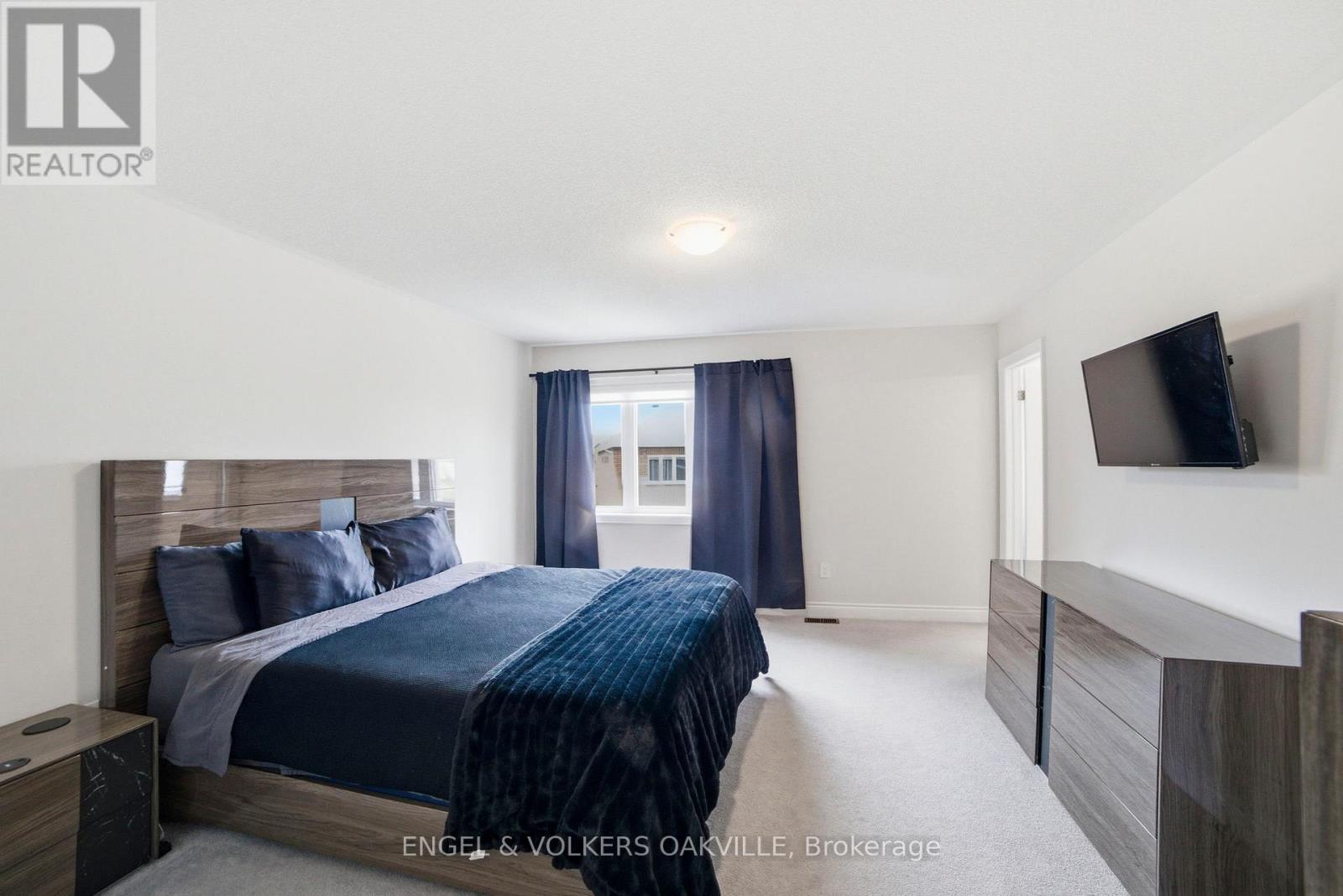 183 SUTHERLAND AVENUE - 19