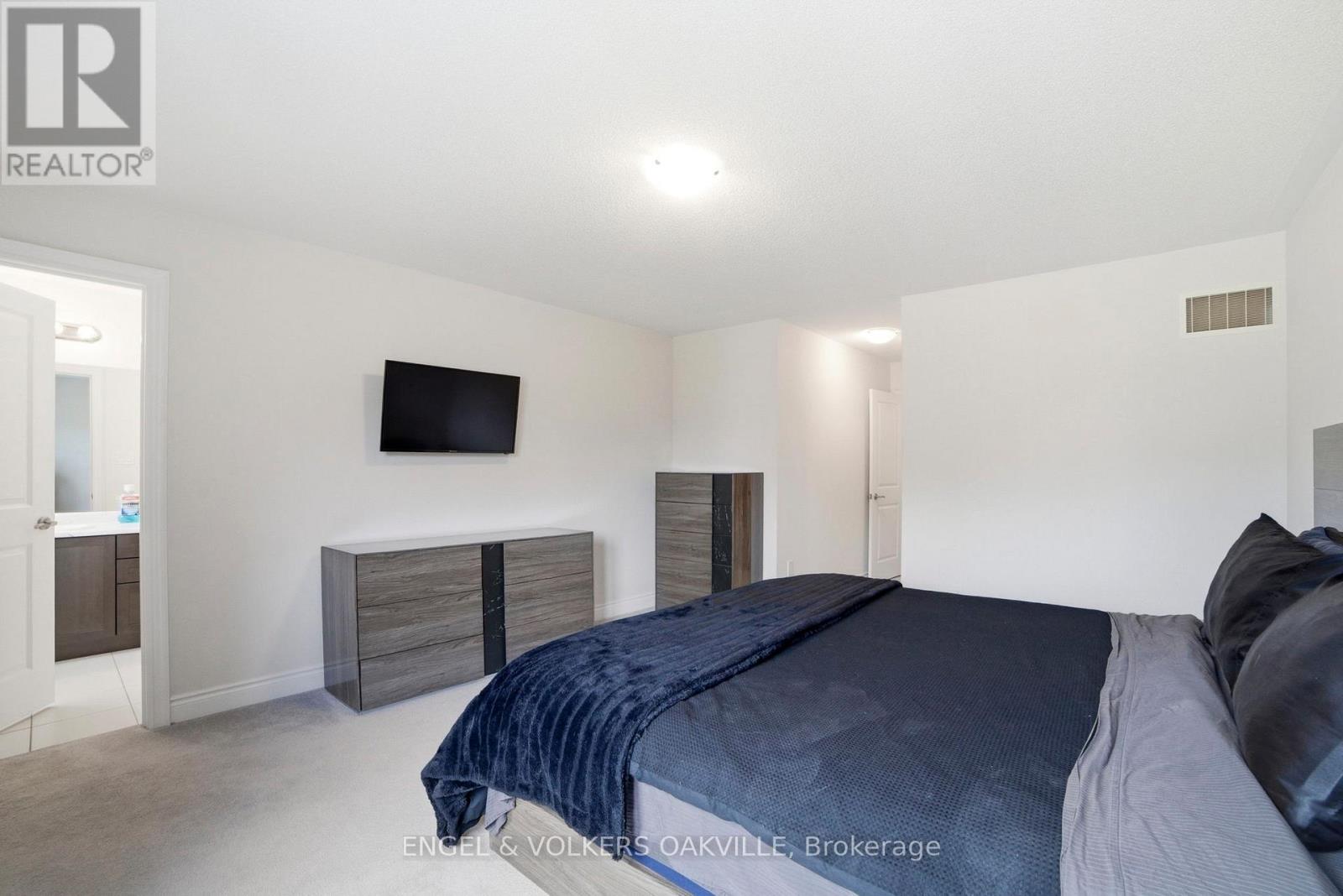183 SUTHERLAND AVENUE - 21