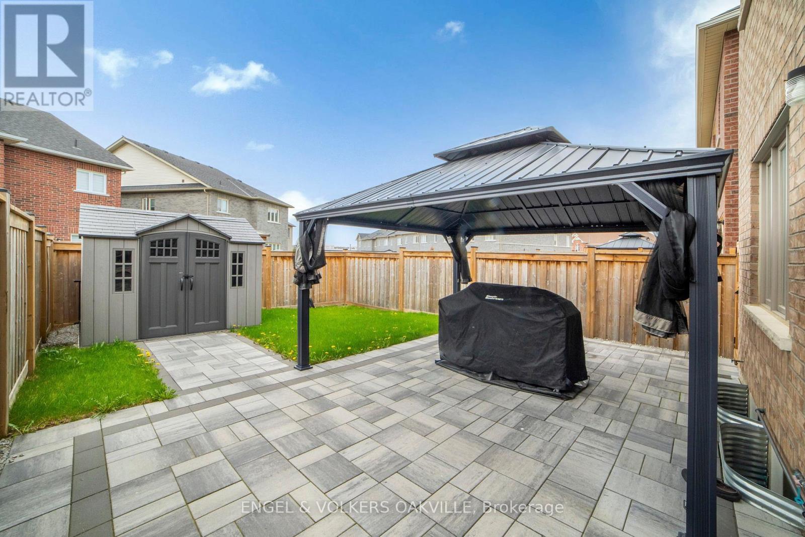 183 SUTHERLAND AVENUE - 27