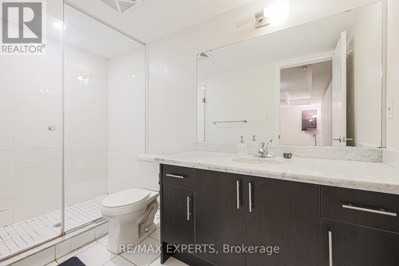 #B11 26 BRUCE STREET W - 13