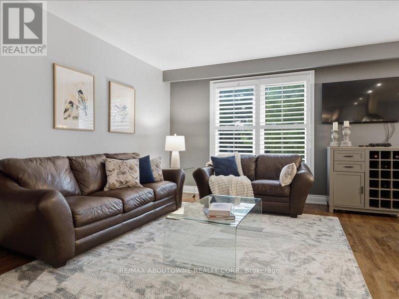 2501 YARMOUTH CRESCENT - Image 10
