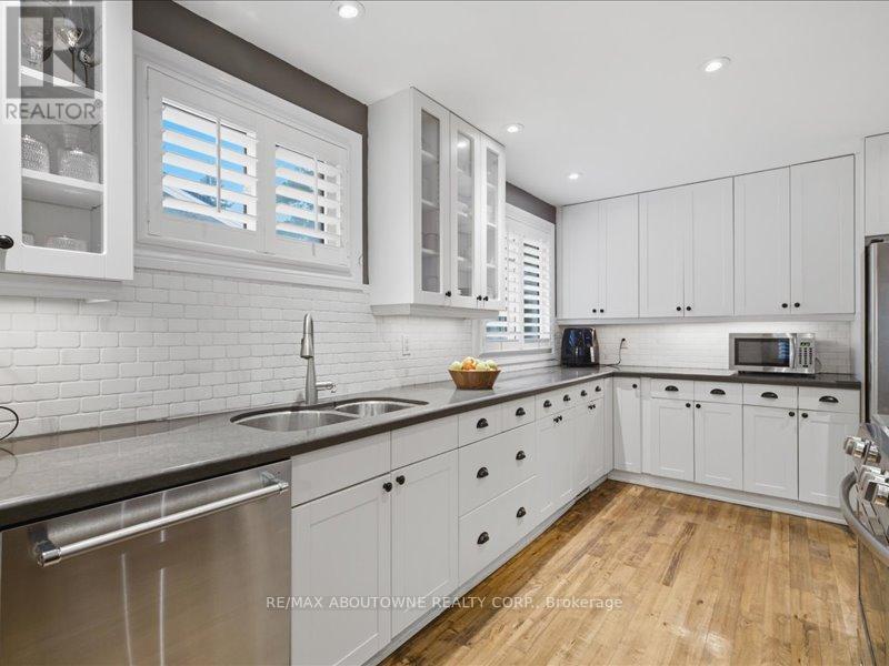 2501 YARMOUTH CRESCENT - Image 15
