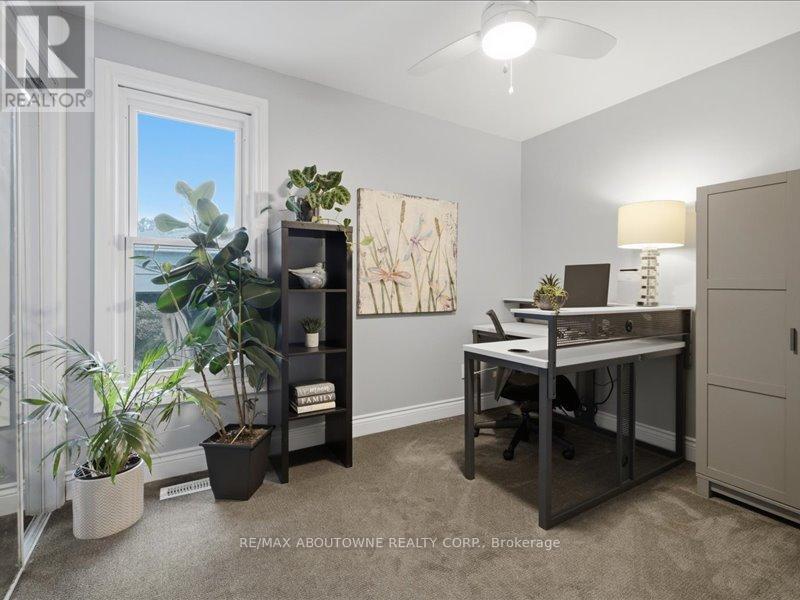 2501 YARMOUTH CRESCENT - Image 24