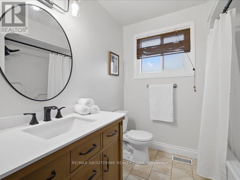 2501 YARMOUTH CRESCENT - Image 26