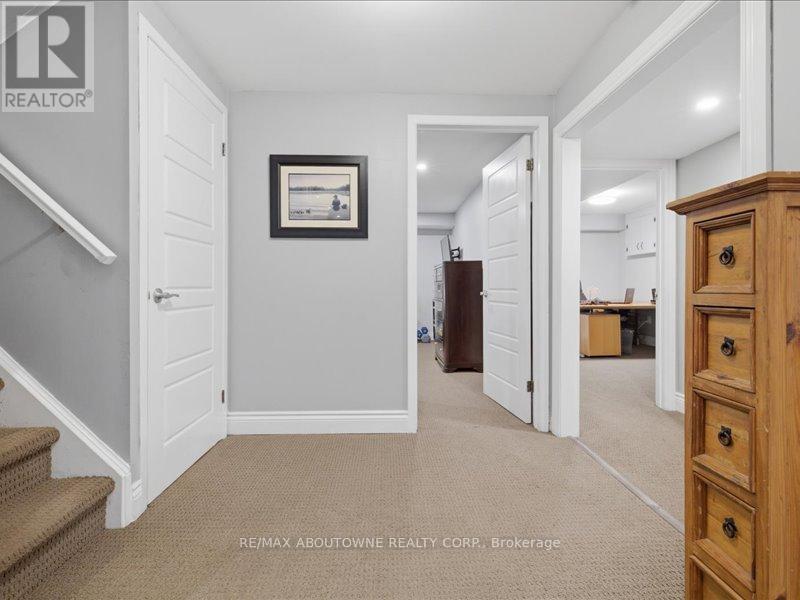 2501 YARMOUTH CRESCENT - Image 27