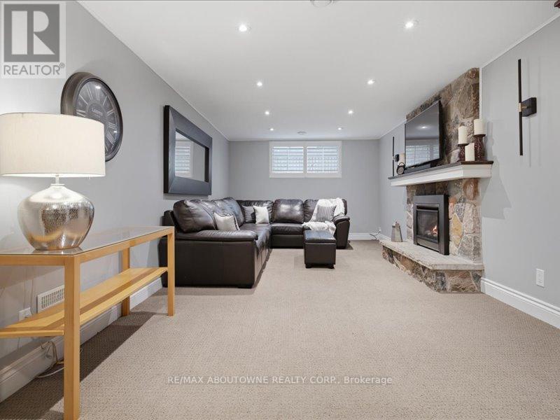 2501 YARMOUTH CRESCENT - Image 28