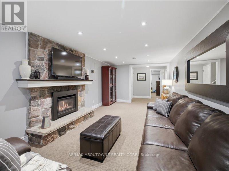 2501 YARMOUTH CRESCENT - Image 30
