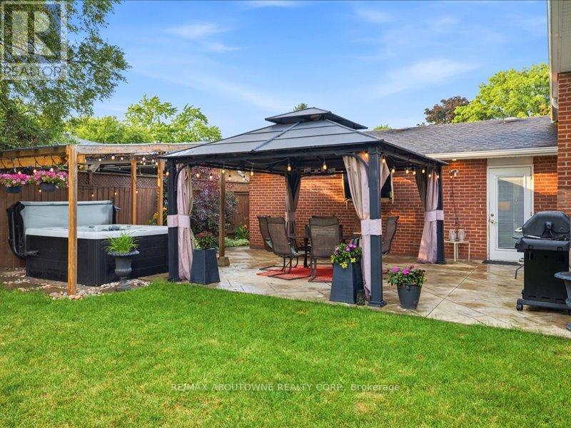 2501 YARMOUTH CRESCENT - Image 41