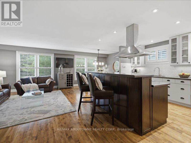 2501 YARMOUTH CRESCENT - Image 9