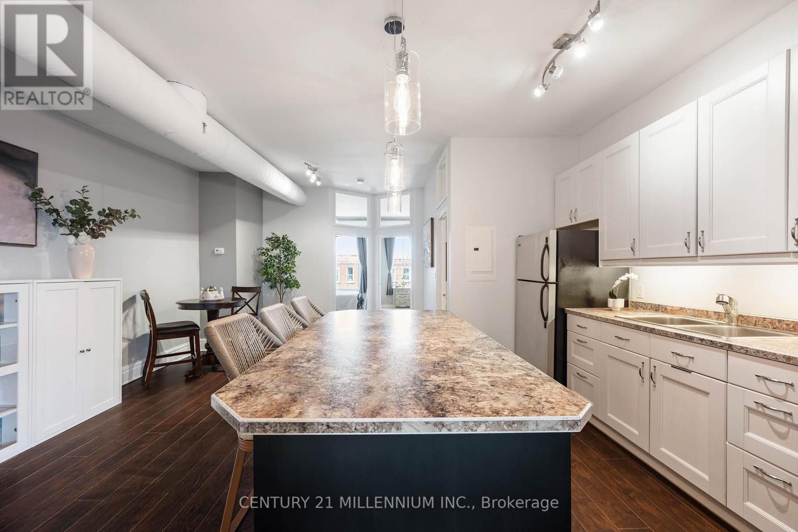 #5 166 BROADWAY AVENUE - 11