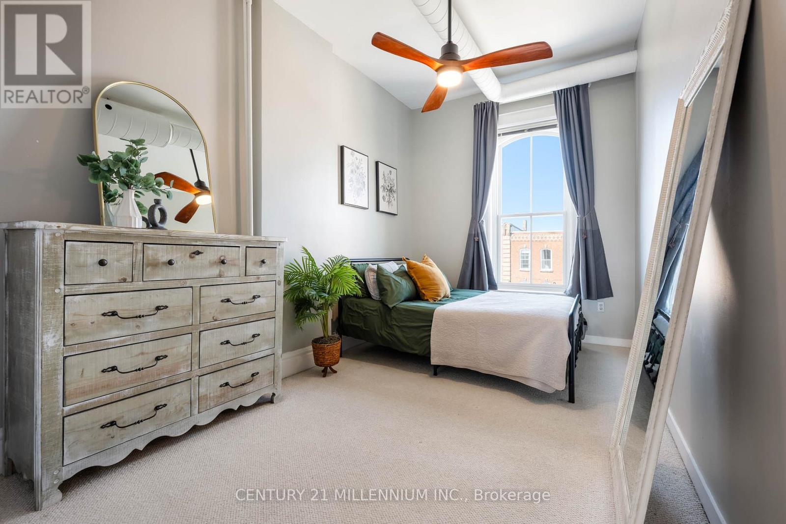 #5 166 BROADWAY AVENUE - 16
