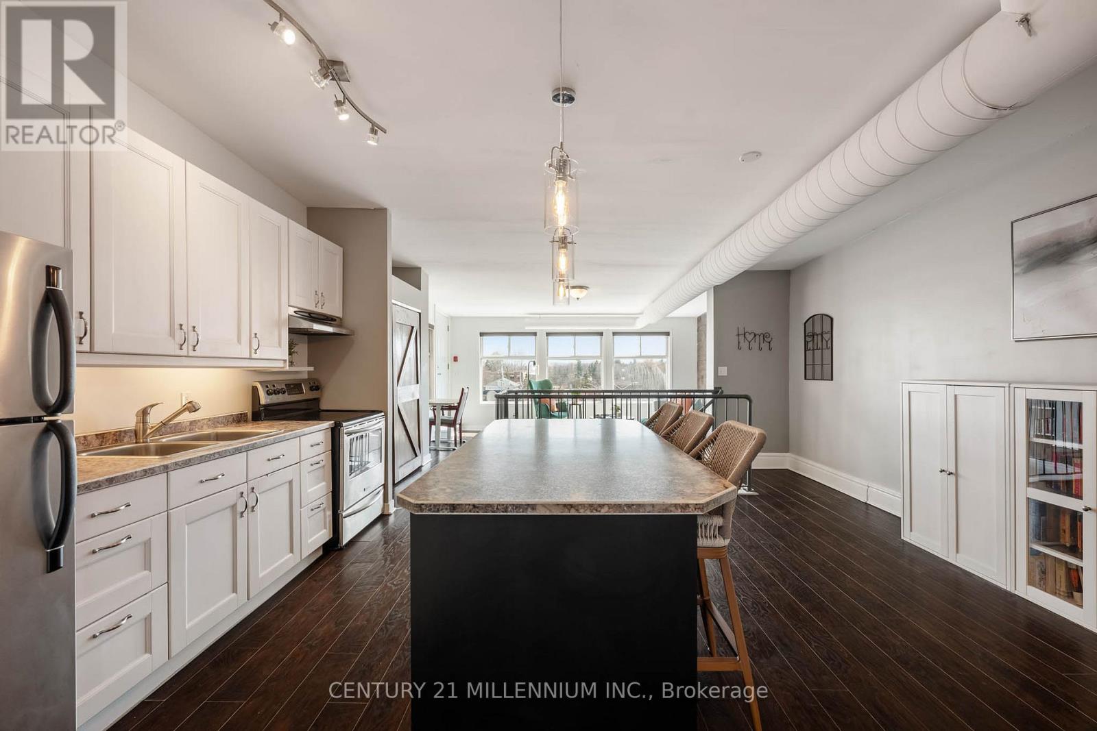 #5 166 BROADWAY AVENUE - 3