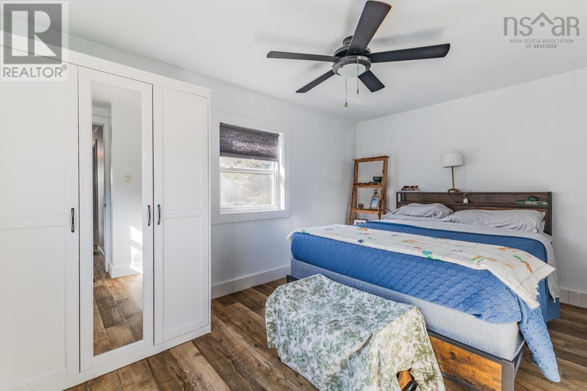 239 LITTLE DYKE Road - 18