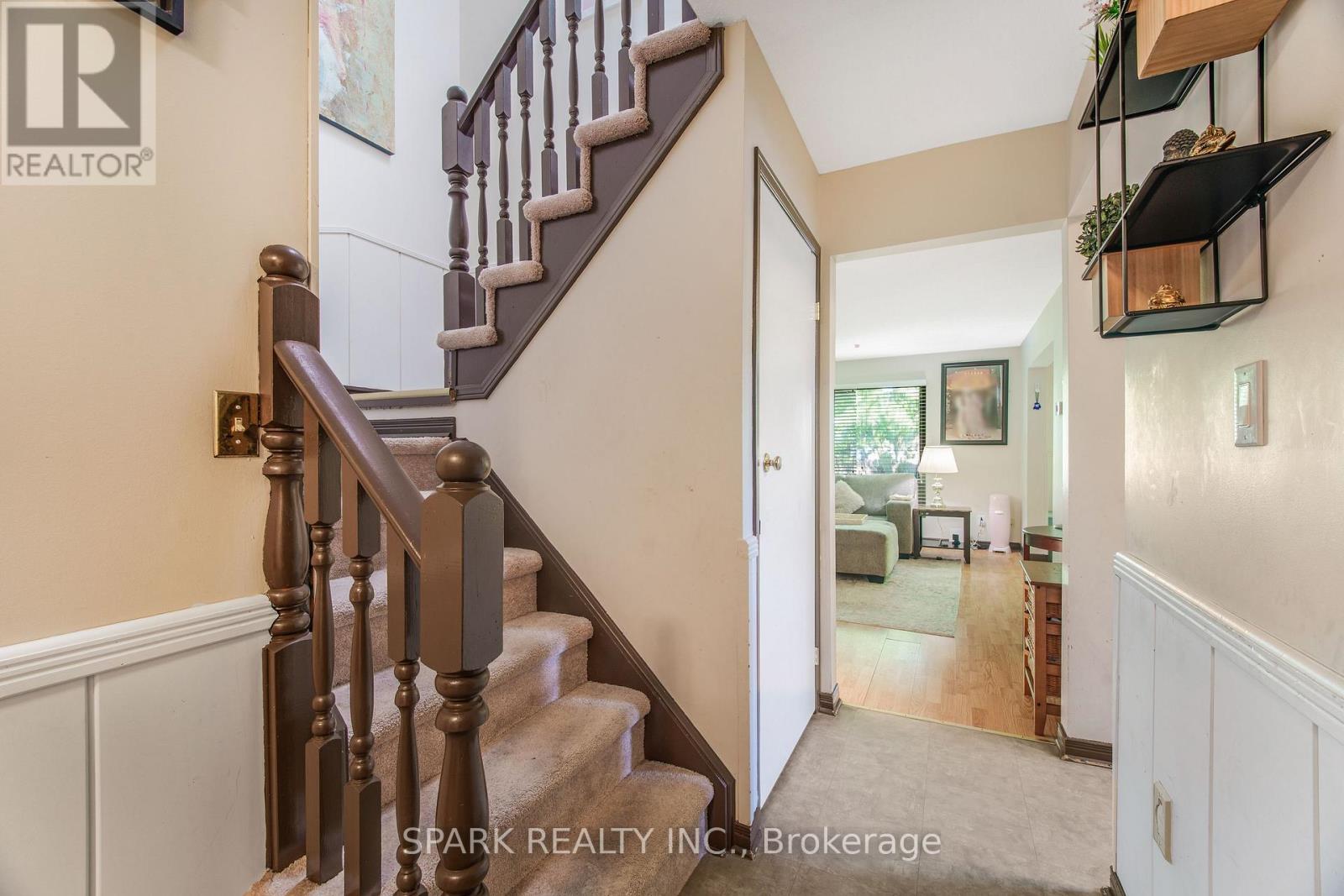 23 RANNIE COURT - 14