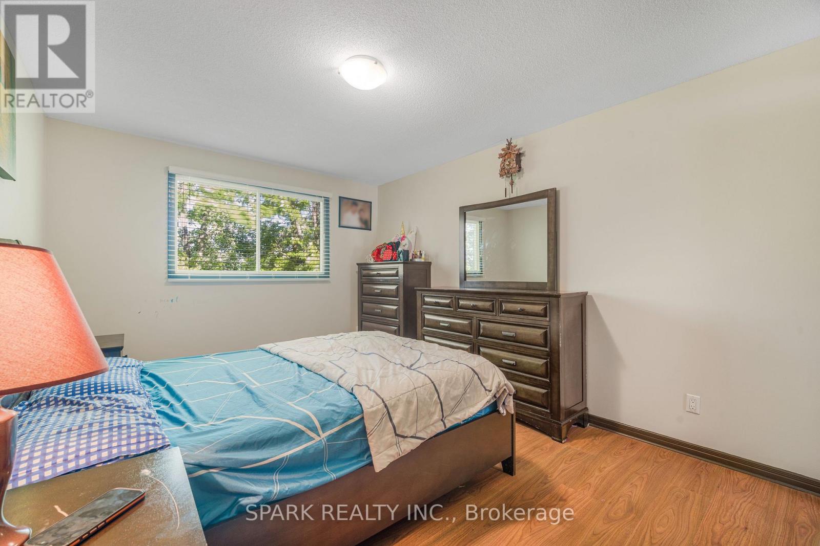 23 RANNIE COURT - 19