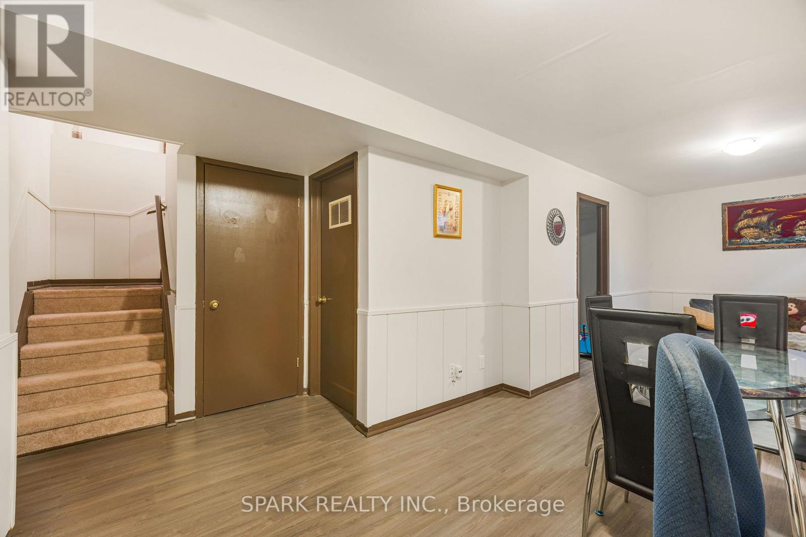 23 RANNIE COURT - 21