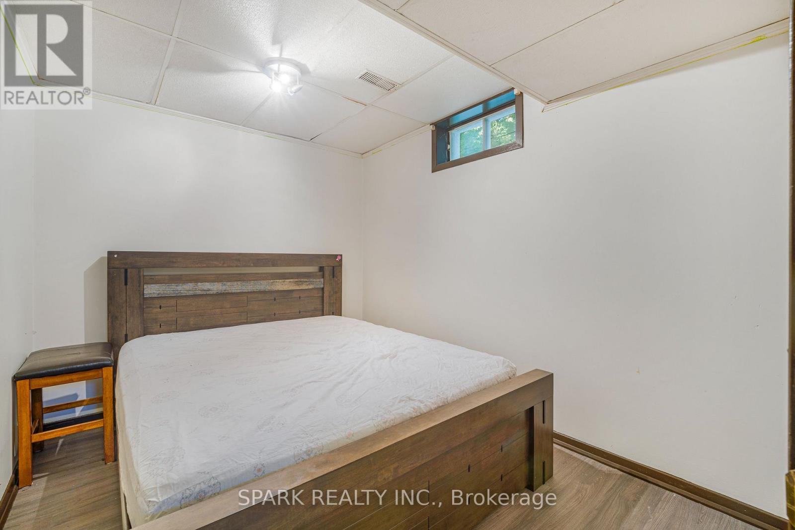 23 RANNIE COURT - 24