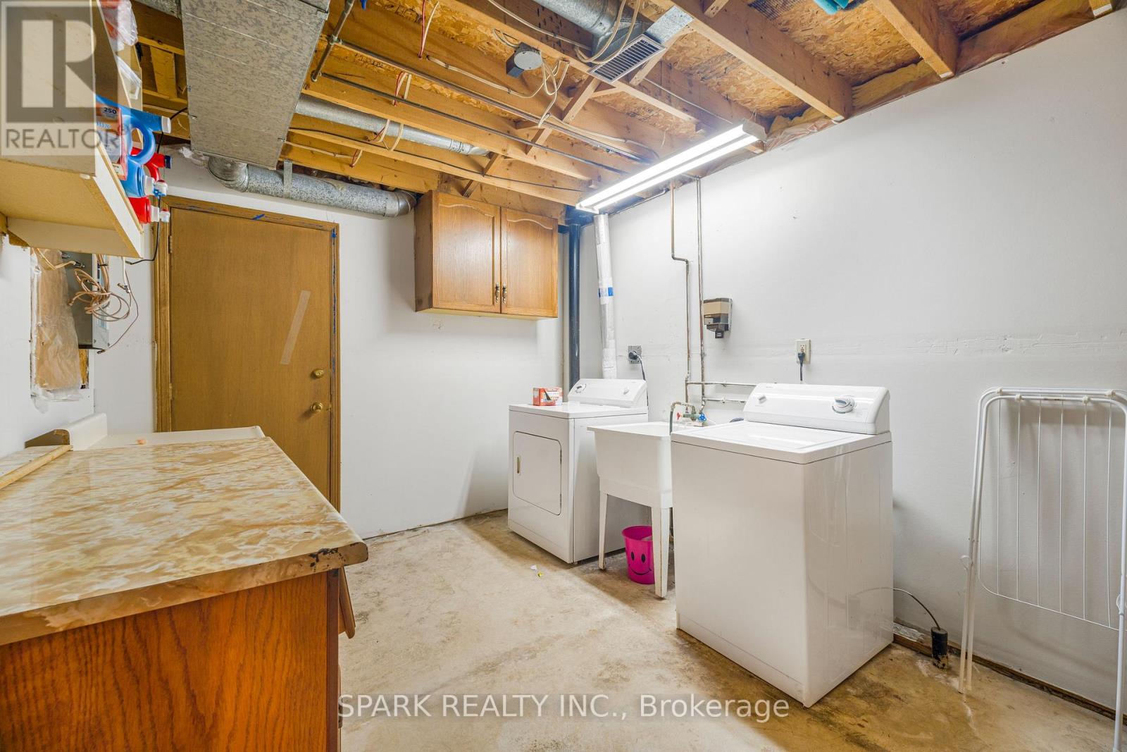23 RANNIE COURT - 25
