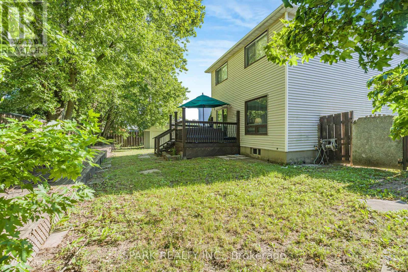 23 RANNIE COURT - 30