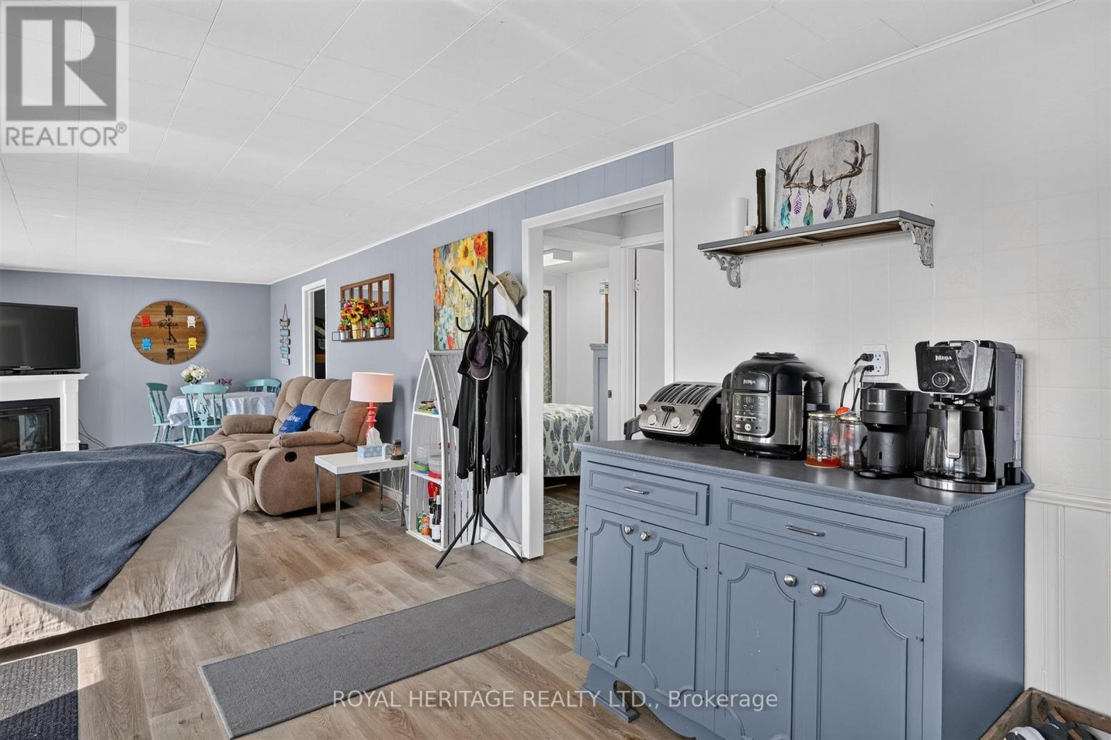 100 CLEARVIEW DRIVE - 23