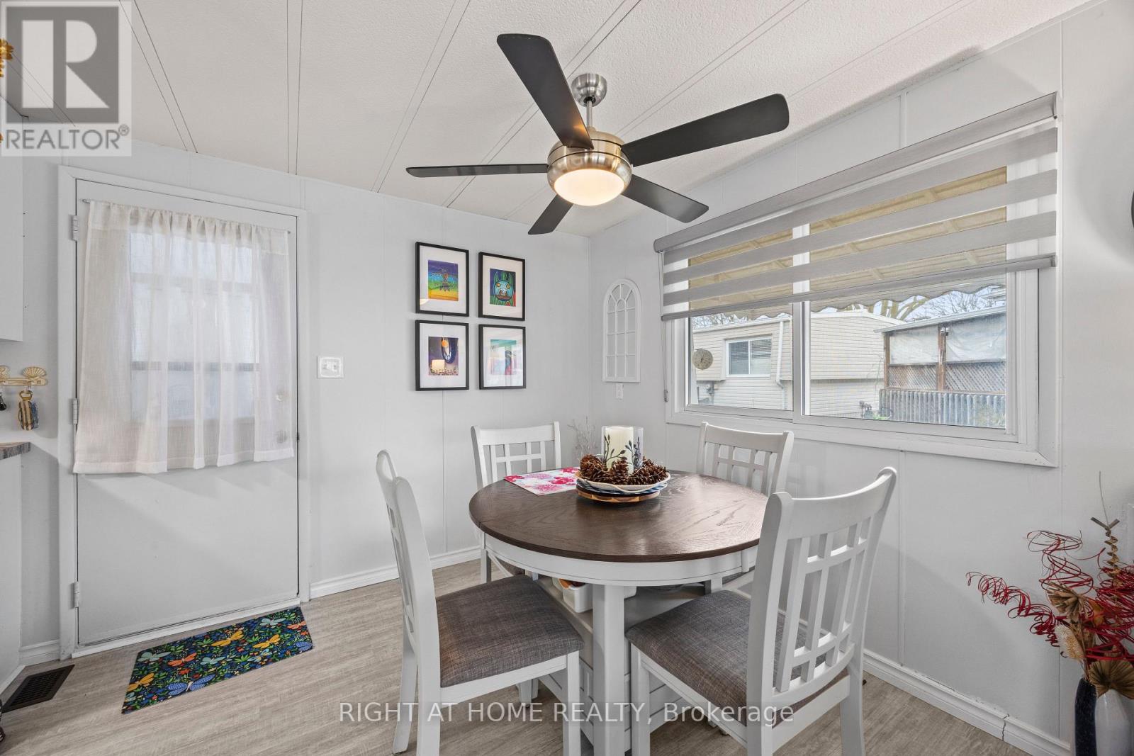 264 HIGHLAND SPRINGS - Image 11