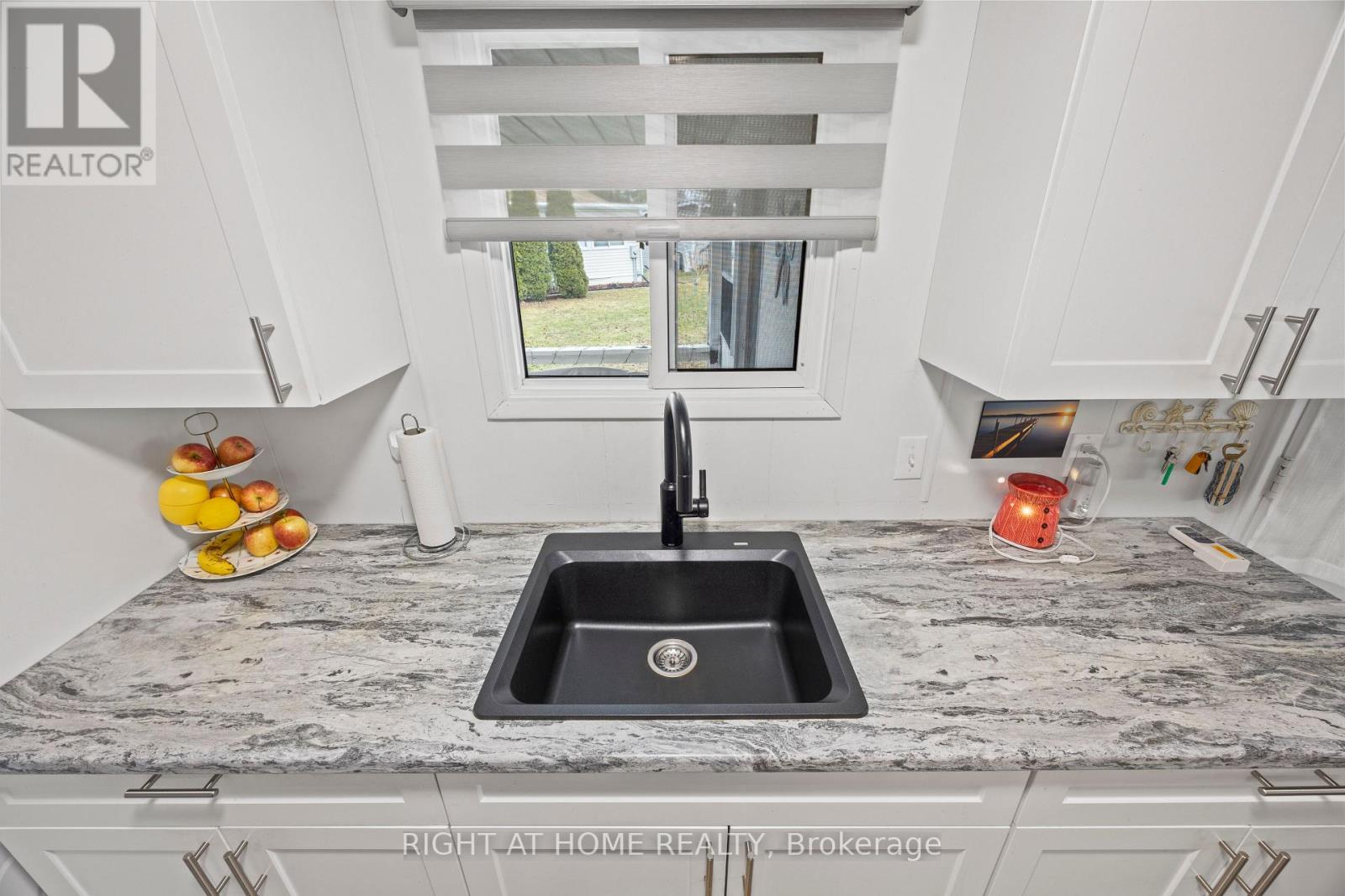 264 HIGHLAND SPRINGS - Image 16