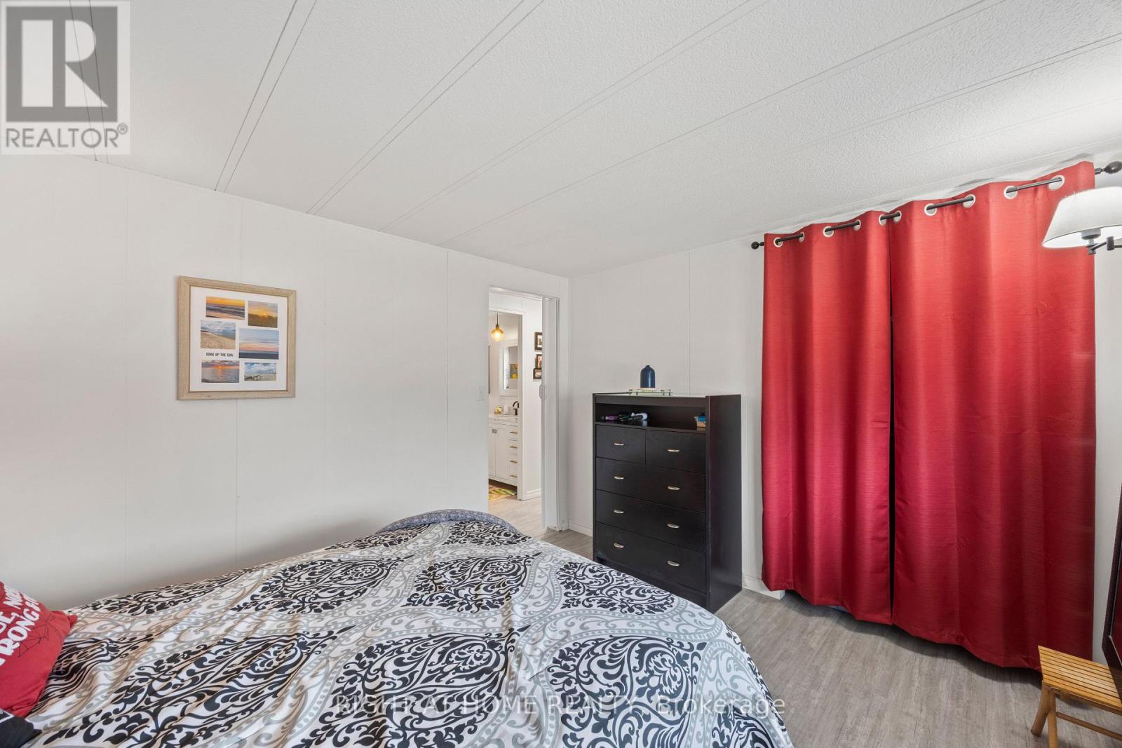 264 HIGHLAND SPRINGS - Image 23