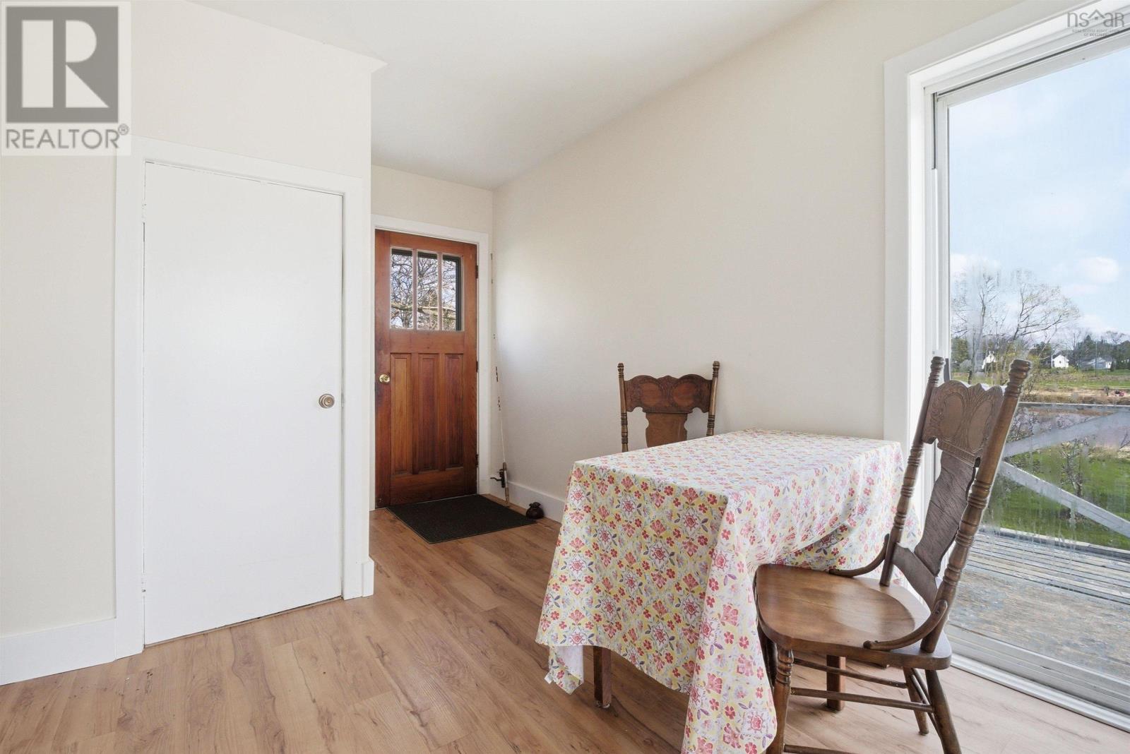 2059 224 Highway - 16