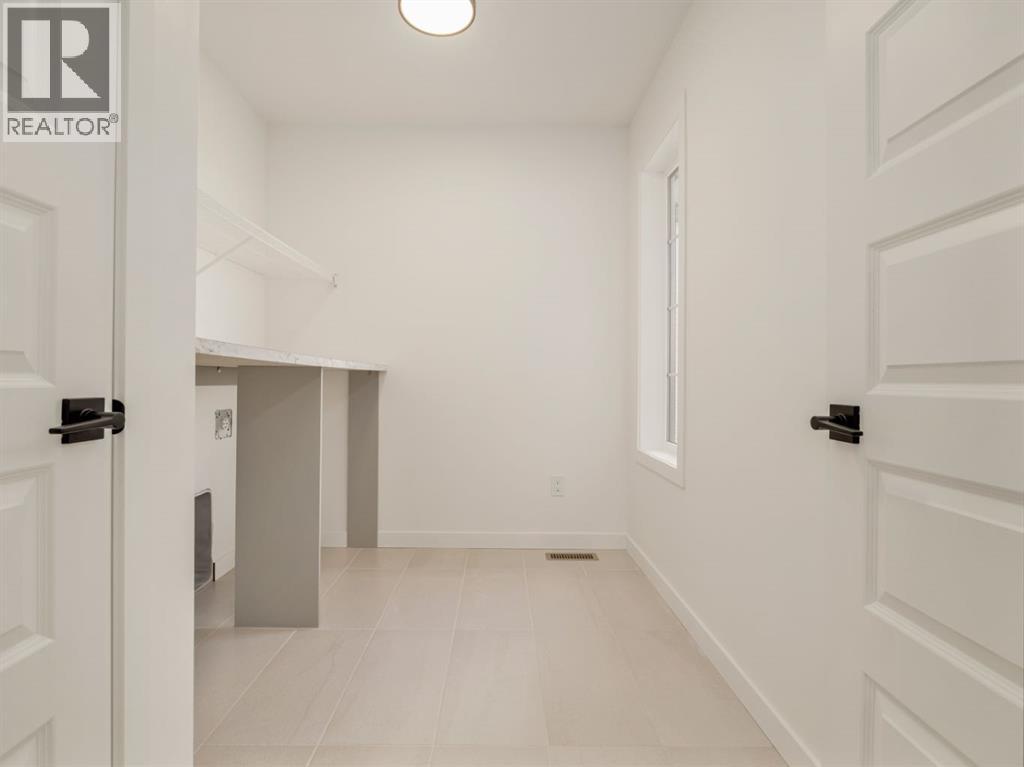 118 Miners Road W - 19