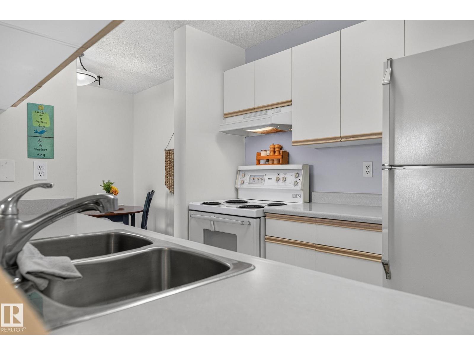 #414 10636 120 ST NW - 31