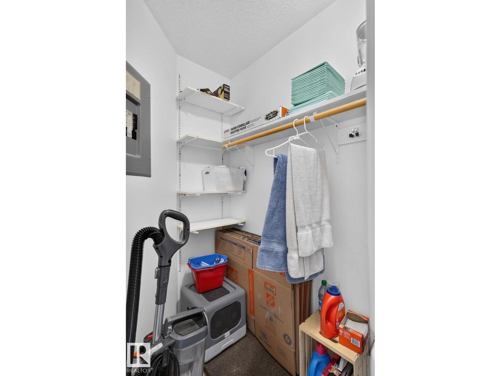 #414 10636 120 ST NW - 32