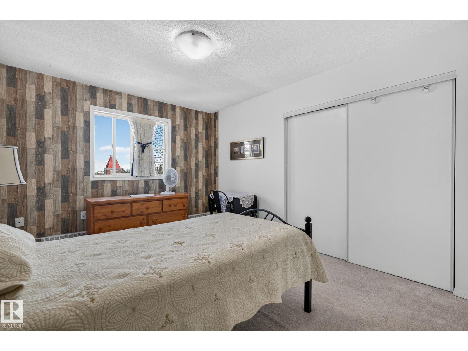 #414 10636 120 ST NW - 33