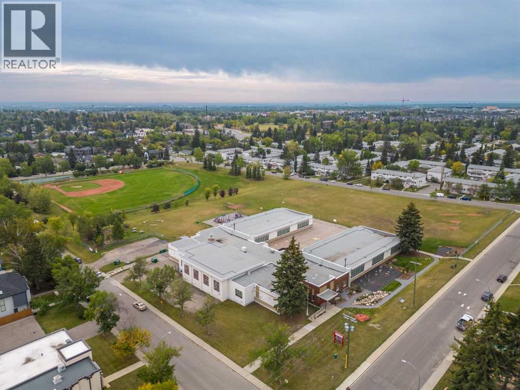 #4311 5305 32 Avenue SW - 36