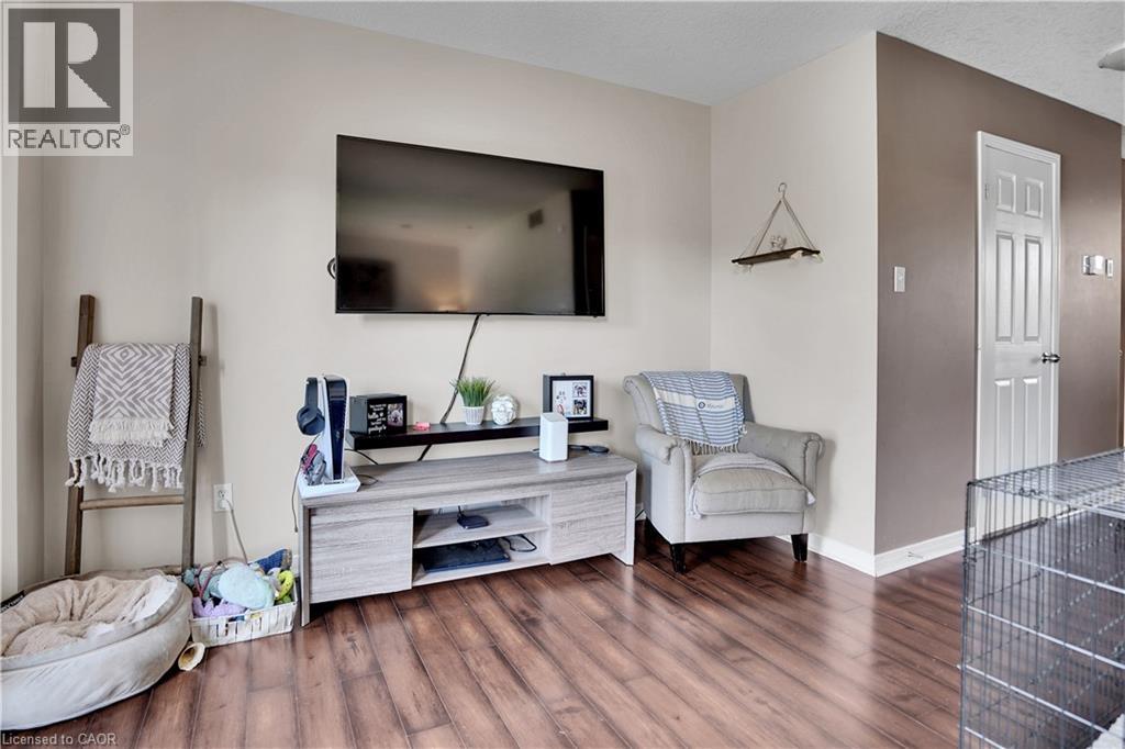 60 FEATHERSTONE Street - 13