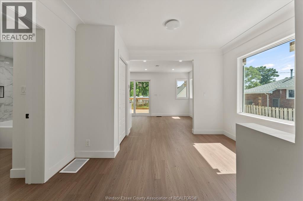 6045 Wyandotte STREET East - 11