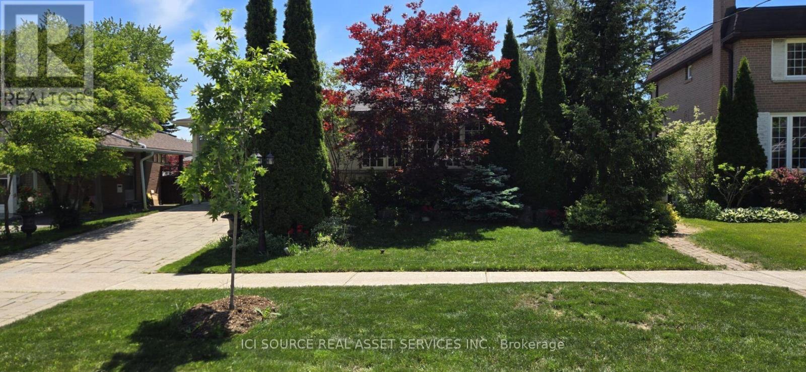 45 CLAREVILLE CRESCENT - 1