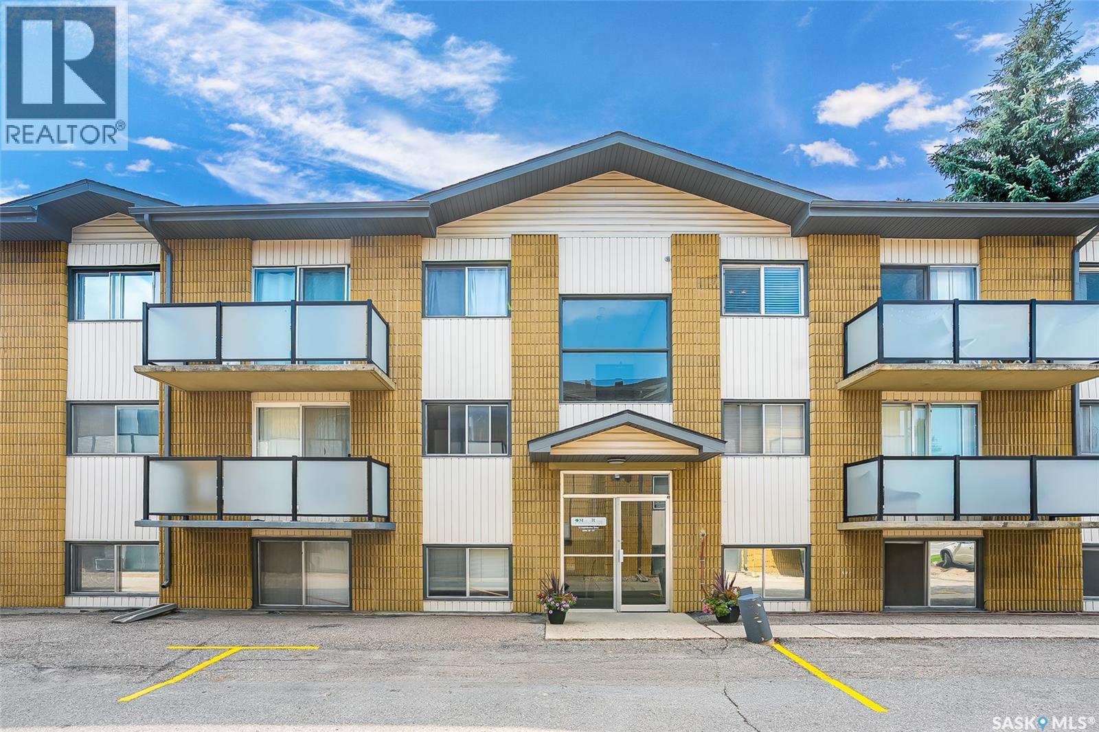 #50 15 Assiniboine DRIVE - 1